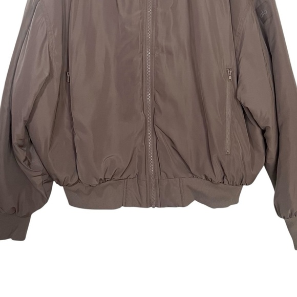 Alo Yoga Tan Taupe Ivory Faux Fur Lined Urbanite Bomber Jacket Medium - Picture 4 of 15